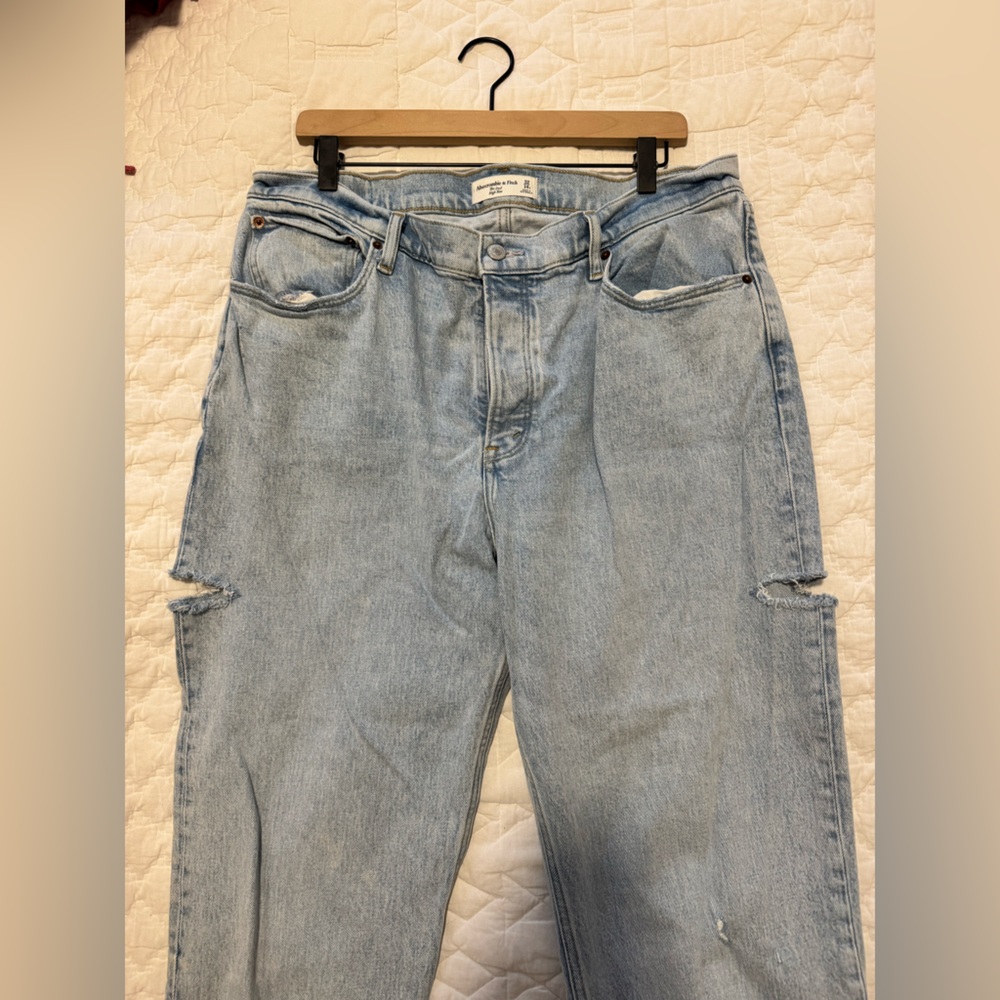 Abercrombie & Fitch High Rise Dad Jeans